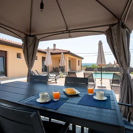 Villa Xenia A Energy Efficient *